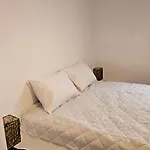 بيت للعطل White And Blue